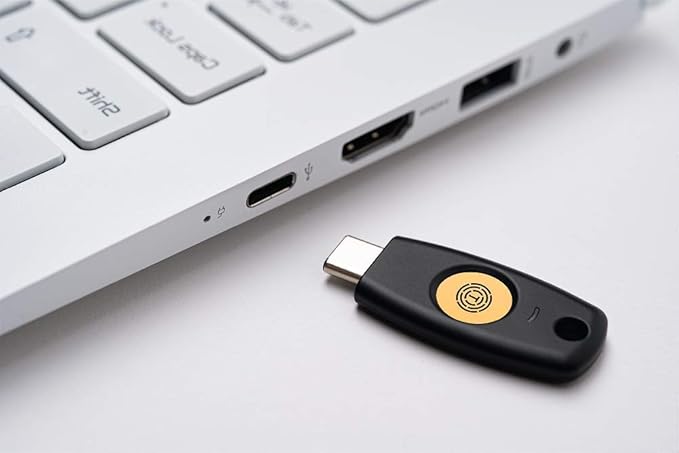 FIDO2 U2F Security Key Passkey Two-Factor Authentication (2FA) USB Key PIN+Touch (Non-Biometric) USB-C Type TrustKey T120
