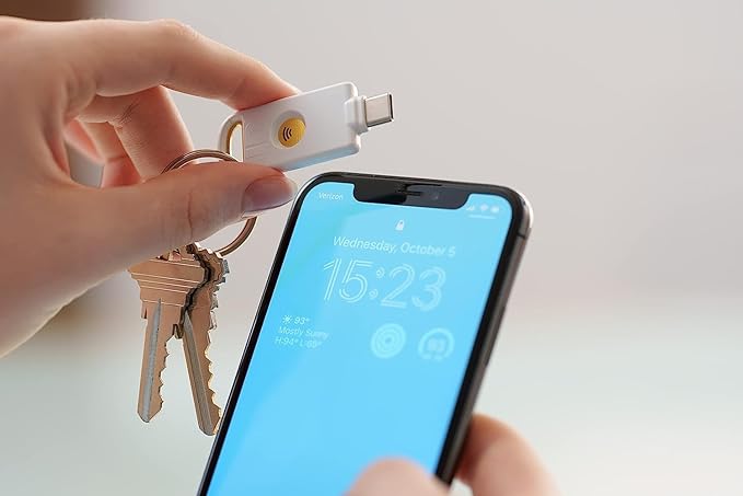 Identiv uTrust FIDO2 NFC Security Key USB-C (FIDO, FIDO2, U2F, WebAuthn)