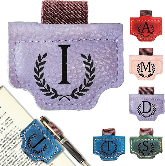 Personalized Bygone Mark Bookmark with Pen Holder, Leather Magnetic Bookmark 26 Letters Name Initial Bookmarks for Readers, Book Lover Gifts for Women Men Notebook Accessories (Purple, I)
