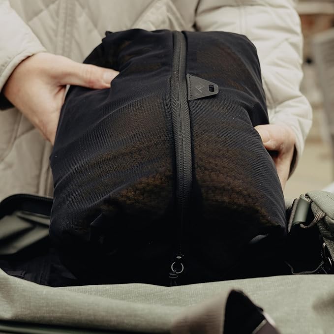 Peak Design Ultralight Mesh Packing Cube, Sage, Stretchy Mesh Luggage Cube with Strap Attachment Points and Luggage Pass Throughs, Zipper Opening, Travel Organizer for Men and Women, Size Small