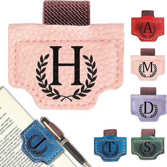 Personalized Bygone Mark Bookmark with Pen Holder, Leather Magnetic Bookmark 26 Letters Name Initial Bookmarks for Readers, Book Lover Gifts for Women Men Notebook Accessories (Pink, H)