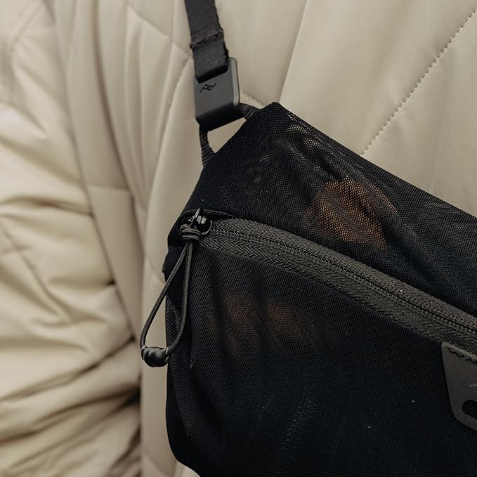 Peak Design Ultralight Mesh Packing Cube, Black, Stretchy Mesh Luggage Cube with Strap Attachment Points and Luggage Pass Throughs, Zipper Opening, Travel Organizer for Men and Women, Size XS