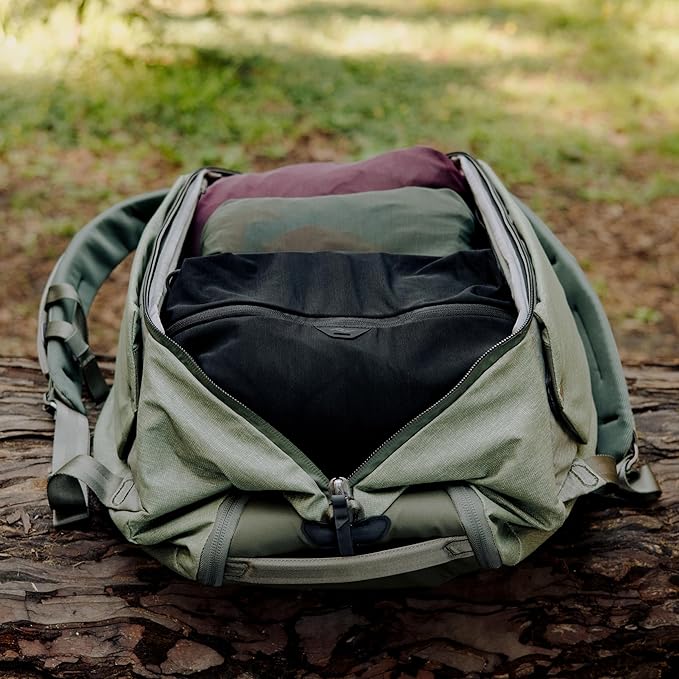 Peak Design Ultralight Mesh Packing Cube, Black, Stretchy Mesh Luggage Cube with Strap Attachment Points and Luggage Pass Throughs, Zipper Opening, Travel Organizer for Men and Women, Size Small