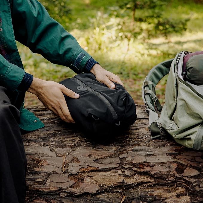 Peak Design Ultralight Mesh Packing Cube, Eclipse, Stretchy Mesh Luggage Cube with Strap Attachment Points and Luggage Pass Throughs, Zipper Opening, Travel Organizer for Men and Women, Size Small